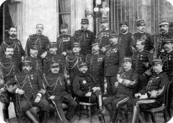 Georges Boulanger, general e político francês, com outros oficiais do exército, 1888