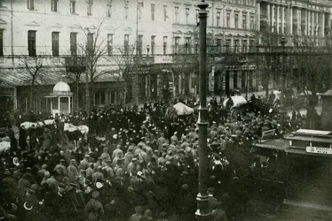 Prisioneiros alemães em Varsóvia, 1919.