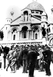 Soldados alemães do lado de fora do Sacre Coeur, Montmartre, Paris, 10 de outubro de 1940