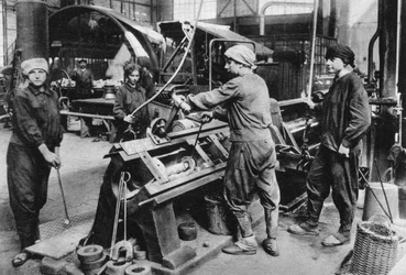 Fábrica de munição estatal alemã, Primeira Guerra Mundial, 1917