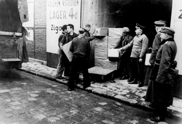 Depósito de suprimentos alemão, Paris ocupada, fevereiro de 1941