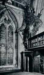 Gog Gogmagog, um dos dois gigantes da cidade queimados no incêndio do London Guildhall, 1940