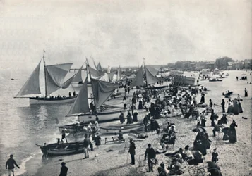 Great Yarmouth - uma cena típica na praia, 1895