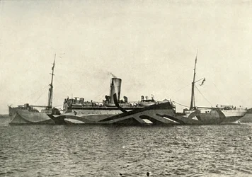 Cruzador Auxiliar HM Coronado Camuflado, 1919.