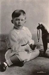 HRH Princesa Marys Filho mais velho, O Exmo. Geo. Henry Hubert Lascelles, c1926.