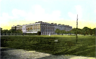 Hampton Court Palace, Londres, século XX.