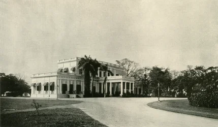 Casa de Hastings, 1924, 1925.