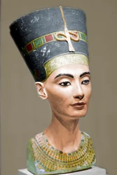 Cabeça da rainha Nefertiti do Egito