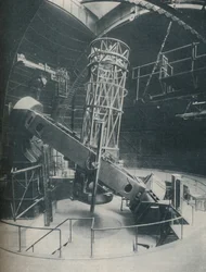 Redondo coberto com aço e concreto, o refletor de 100 polegadas, c1935