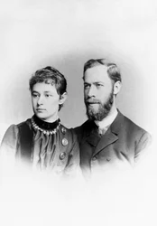 Heinrich Hertz , físico alemão, com sua esposa Elizabetth