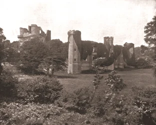 Castelo de Herstmonceux, Sussex do leste, 1894.