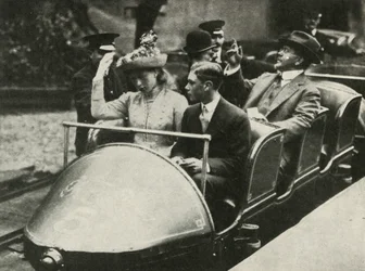 Sua Majestade e Princesa Mary na Ferrovia Alpina, Earls Court Exhibition, 1913, 1937.