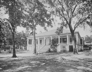 Casa de Jefferson Davis, Beauvoir, Louisiana, c1897.
