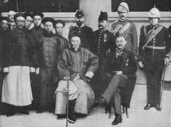 Em Far Cathay - Um grupo interessante em Hong Kong, realizado antes de Li Hung ir para Pekin, 1900