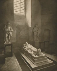 Na capela do Memorial Kitchener da Catedral de São Paulo, c1935.