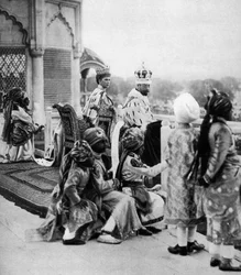 Páginas principescas das Índias, George V e Queen May em Delhi, 1911, 1935