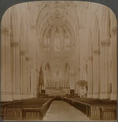 A melhor estrutura gótica do interior dos EUA - St. Patricks Cathedral, Nova York, c1900