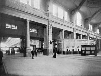 Interior da estação Retiro Raiway, Buenos Aires, Argentina
