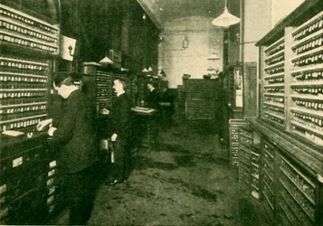 Interior de um Great Western Booking-Office, 1930.