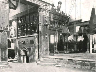 Interior da Igreja da Natividade, Belém, Palestina, 1895.