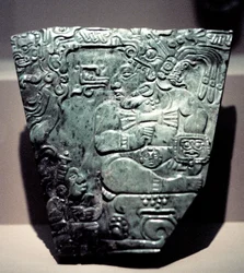 Placa de jade mostrando um rei maia sentado, 400-800
