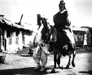 Funcionários japoneses, Coréia, 1900