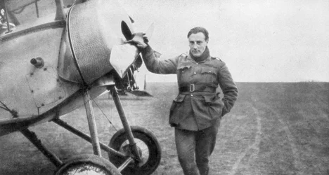 Jean Navarre, piloto francês, 1916