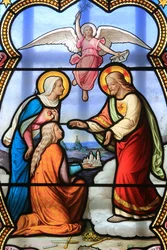 Jesus Cristo e a Virgem Maria. Janela de vidro manchado. Santuário de Nossa Senhora de la Salette, La Salette-Fallavaux, França