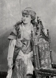 Julie Feyghine, atriz francesa, 1881