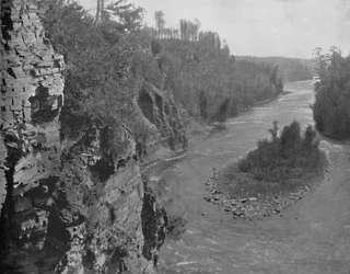 Rio Kaministiquia, abaixo das Cataratas de Kakabeka, c1897.