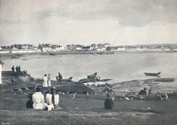 Kilkee - olhando através da baía, 1895
