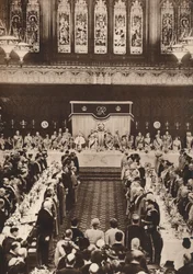 O rei Jorge VI e a rainha Isabel num almoço de celebração da coroação, 1937