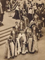 O rei George VI deixa a abadia, 12 de maio de 1937