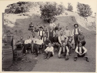 Grupo de mina La Grange, Califórnia, anos 1900.