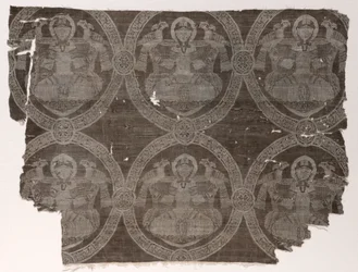 Fragmento de Lampas com o príncipe sentado segurando falcões em medalhões kufic, 1654-1955.
