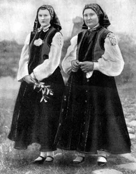 Mulheres letãs em traje tradicional, 1936