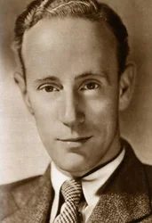 Leslie Howard, ator inglês, 1933