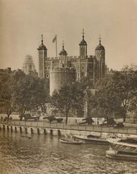Londres Edifícios públicos mais antigos e mais recentes de Tower Bridge, c1935.