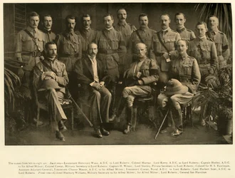 Lord Roberts e Sir Alfred Milner com suas equipes pessoais, 1900, 1901.