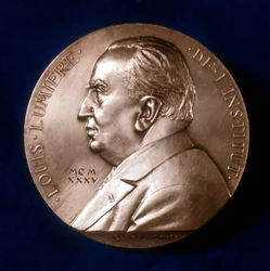 Louis Jean Lumiere 1864-1948, pioneiro da cinematografia, c1935