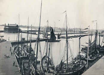 Lowestoft - o porto e desfile, 1895