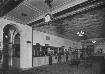 Escritório central adjacente ao lobby de entrada, Roosevelt Hotel, Nova York, 1924