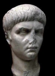 Busto em mármore do imperador romano Nero, século I