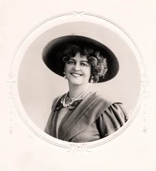 Marie Studholme 1875-1930, atriz inglesa, 1909