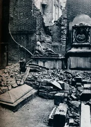 Casa dos Mestres: com lápide em comemoração a Oliver Goldsmith, 1941