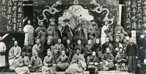 Encontro de Superiores do Mosteiro Budista na China, final do século XIX (foto a p/b)