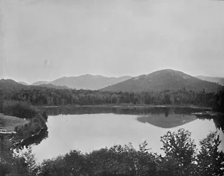Mirror Lake, Adirondacks, Nova York, c1897.