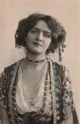Lily Elsie, 1886-1962, A viúva alegre, c1930.