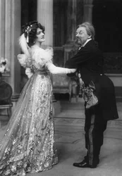 Lily Elsie e George Graves em A Viúva Feliz, século 20