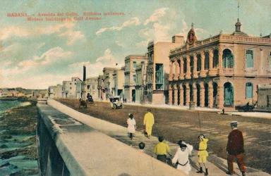 Edifícios modernos na Avenida do Golfo, Havana, Cuba, c1910